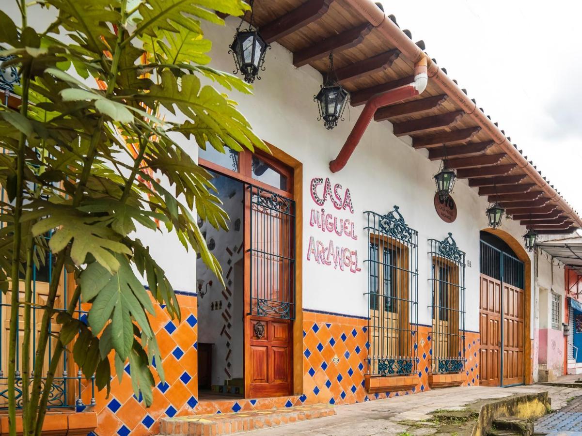 Casa Miguel Arcangel Коатепек Экстерьер фото